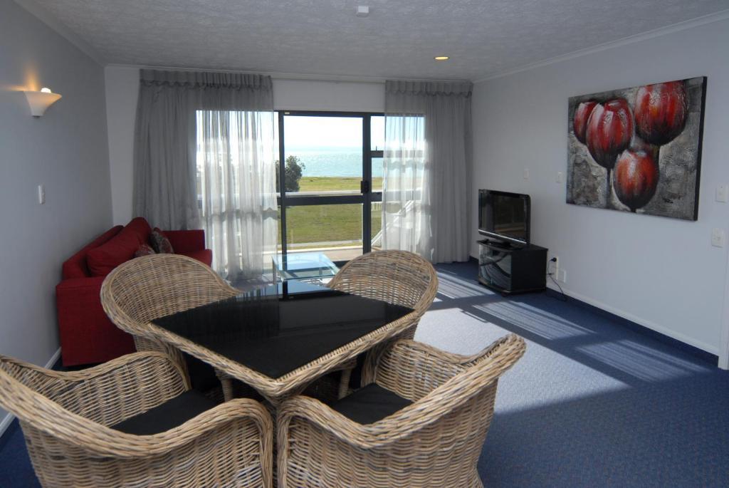Harbour View Motel On Ahuriri Beach In Napier Nz With Sea View Suites Pokoj fotografie